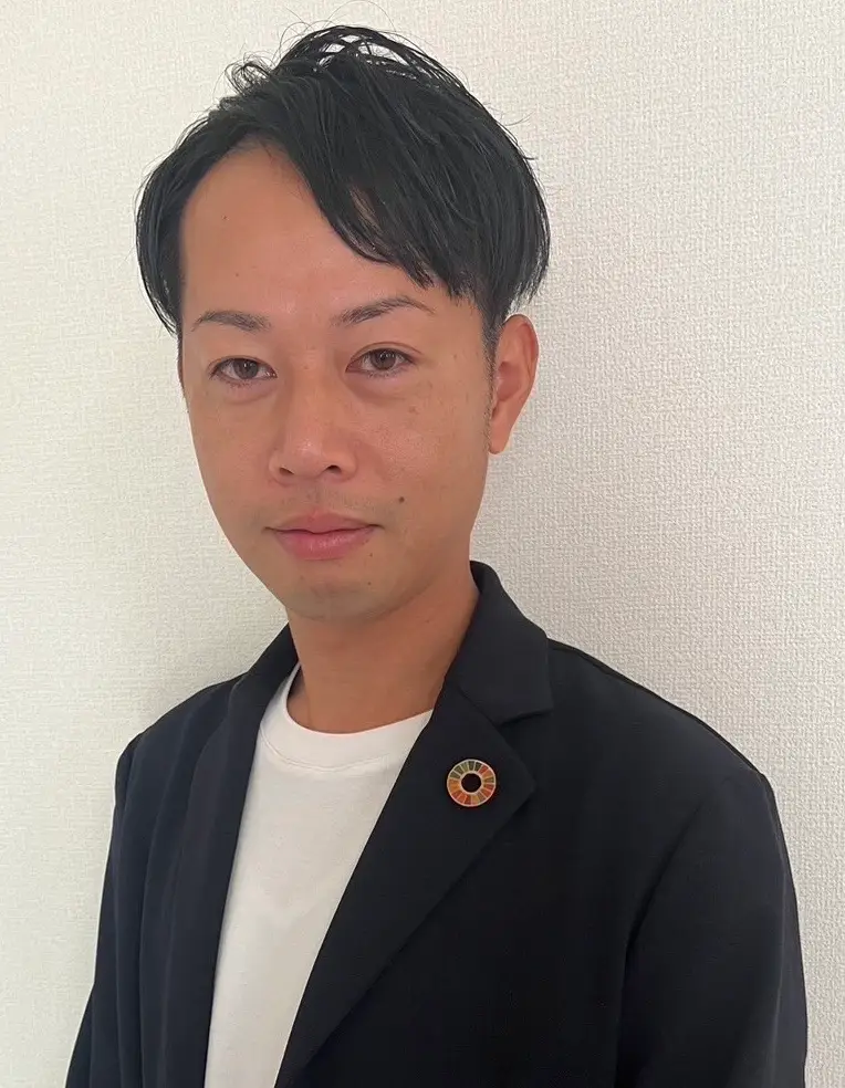 根地戸謙二